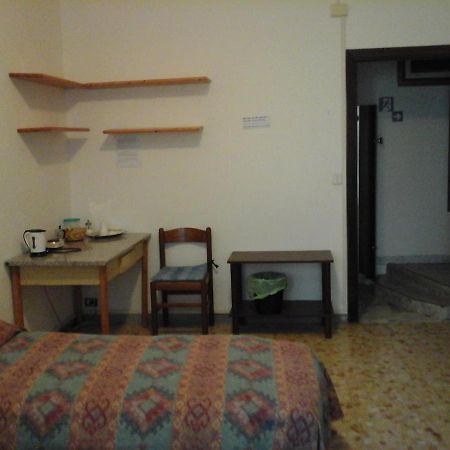 B&B Near Metro' Central Line - Only Wc In The Rooms 15 Minutes To Termini Station 20 To Spagna Square - In The Night Bus Roma Eksteriør bilde