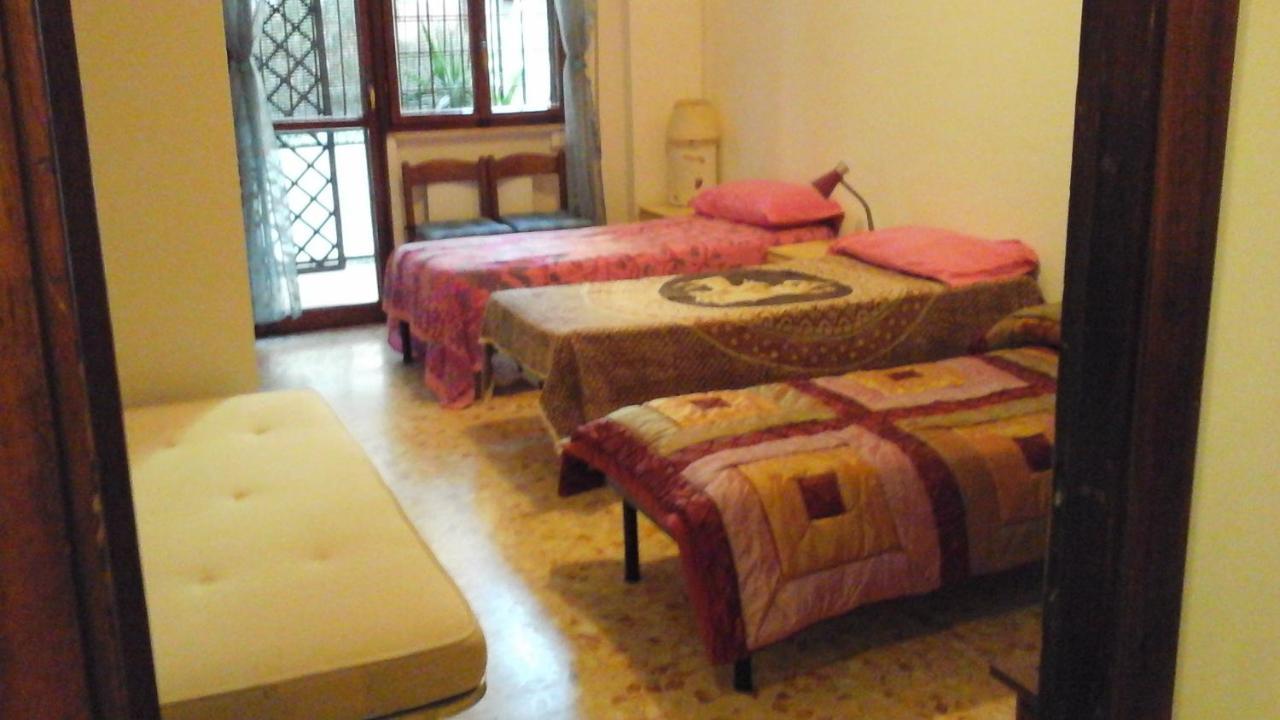 B&B Near Metro' Central Line - Only Wc In The Rooms 15 Minutes To Termini Station 20 To Spagna Square - In The Night Bus Roma Eksteriør bilde